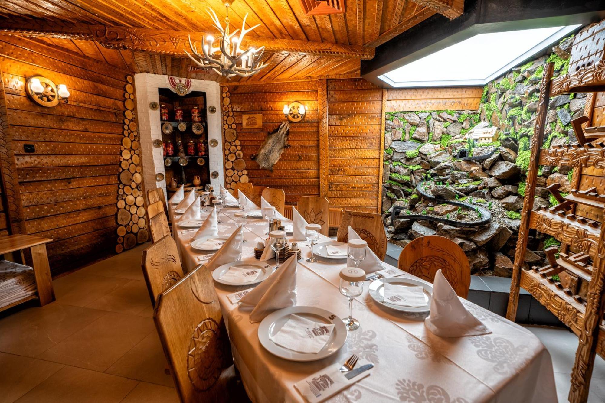 Complex Turistic Casa Romaneasca Călimăneşti Eksteriør billede